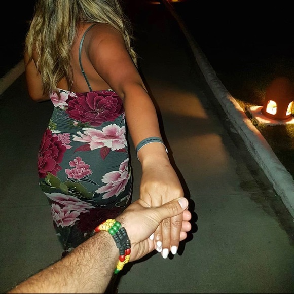 Fashion Nova Asymmetrical floral dress - Picture 6 of 7